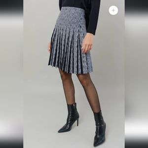 Apparalel infinity skirt in space dye size small tall- 25 inches